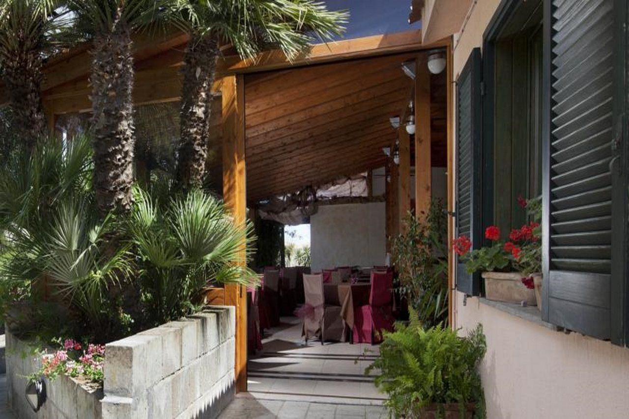 Albaruja Hotel Costa Rei Exterior photo