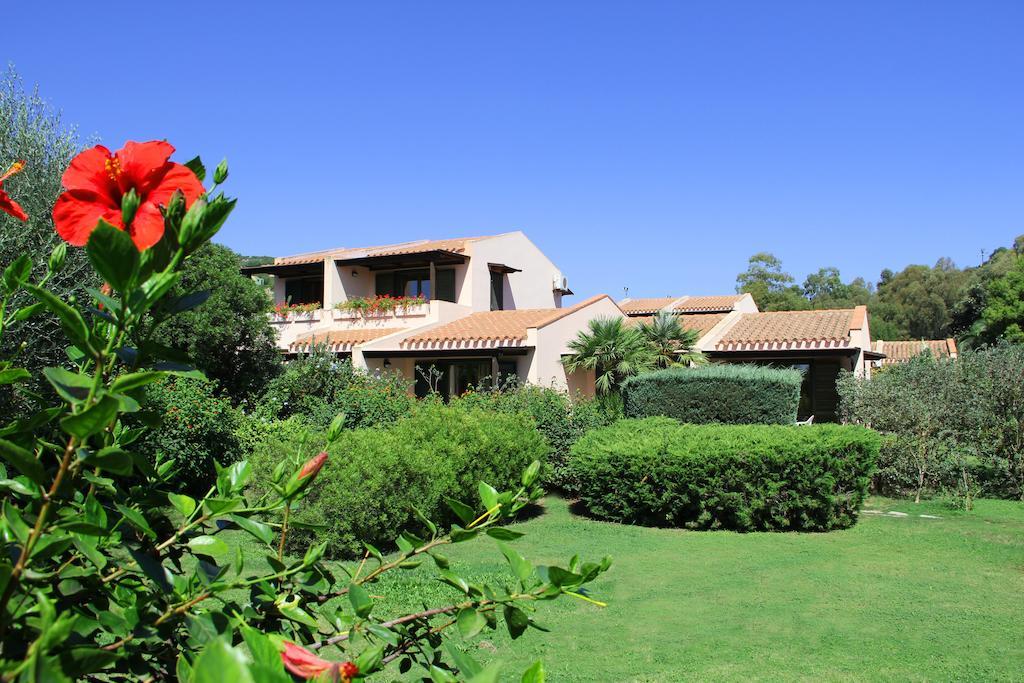 Albaruja Hotel Costa Rei Exterior photo