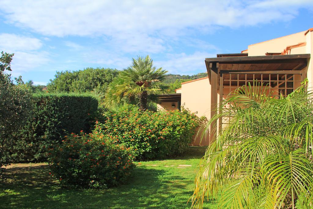 Albaruja Hotel Costa Rei Exterior photo